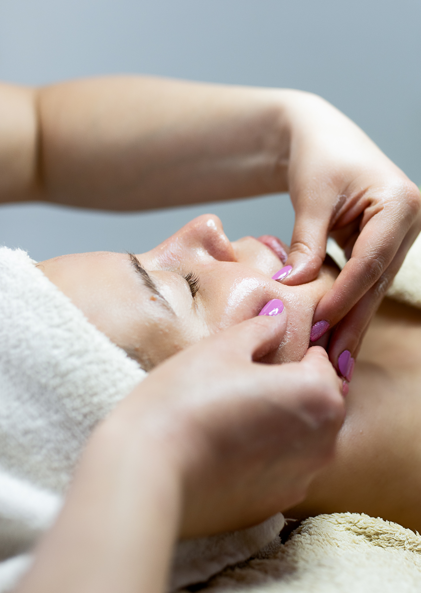nega obraza kozmetični salon ersaza